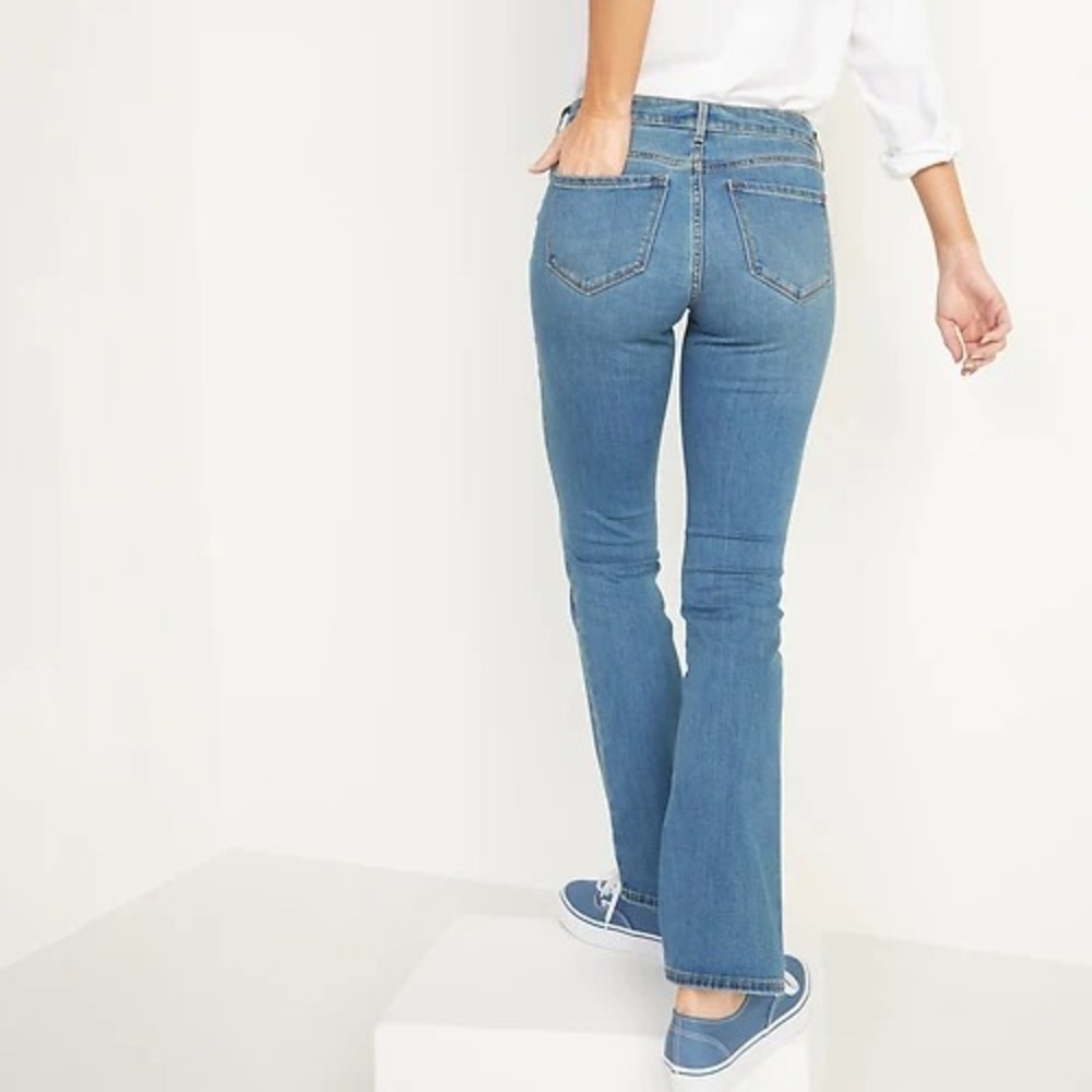 Old Navy Womens Kicker Boot Cut Jeans Size 16 Blue Light Wash High Rise Stretch